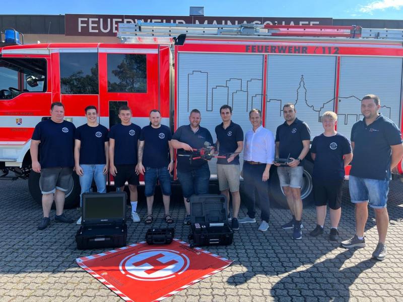 Übergabe Drohne Feuerwehr Mainaschaff