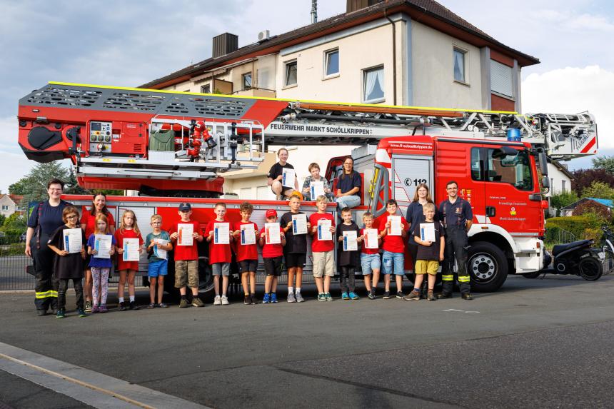 2025 07 18 kfv 8809 Abnahme Bayerische Kinderflamme bei der Kinderfeuerwehr Markt Schöllkrippen