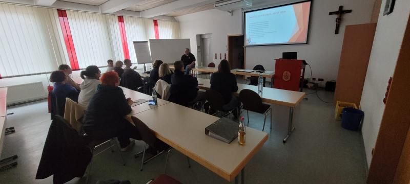 8cdad44b e8e0 4074 8f83 c63c7f7964fb