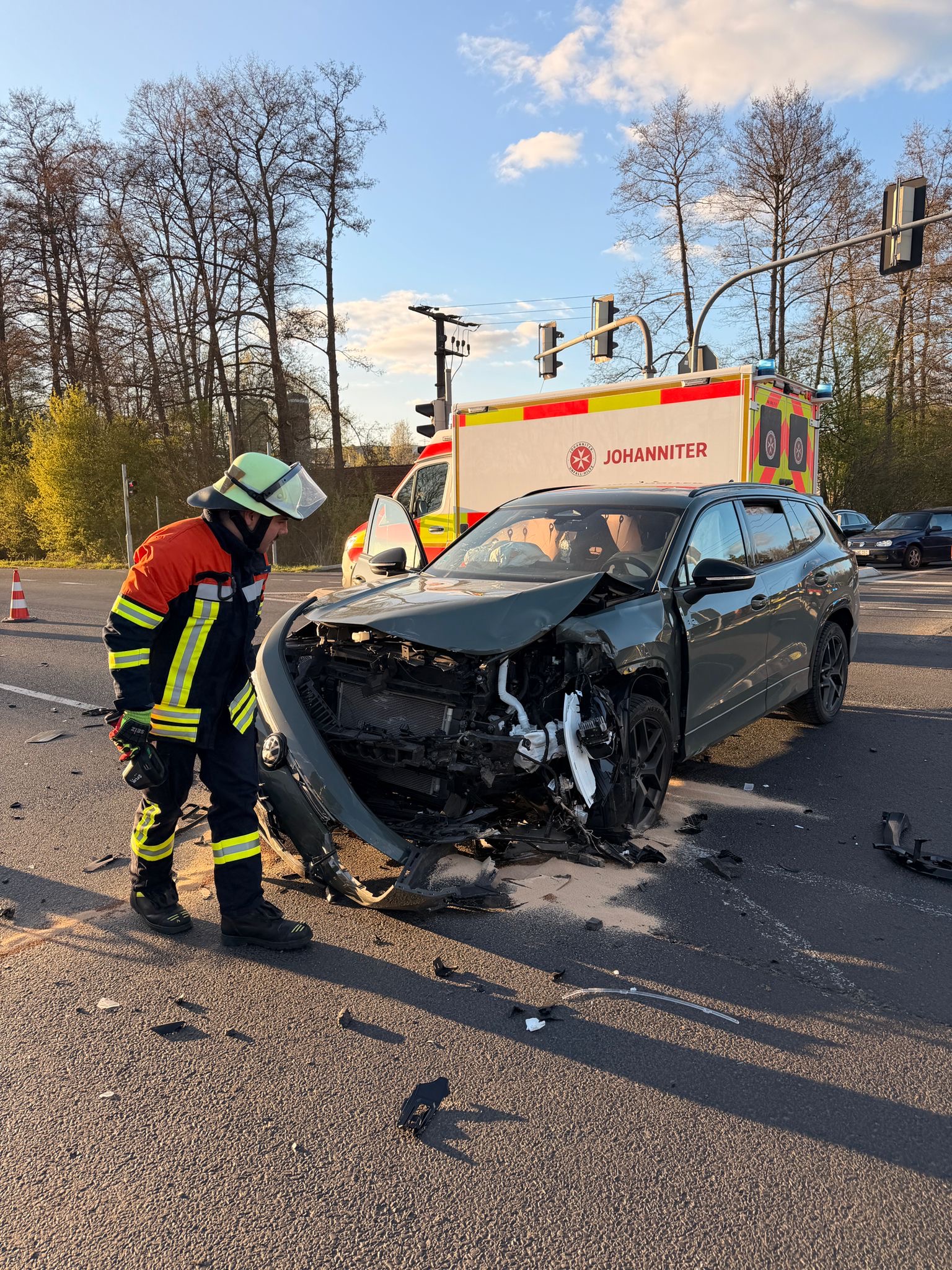 Hösbach – Verkehrsunfall auf der Stachus-Kreuzung im Feierabendverkehr