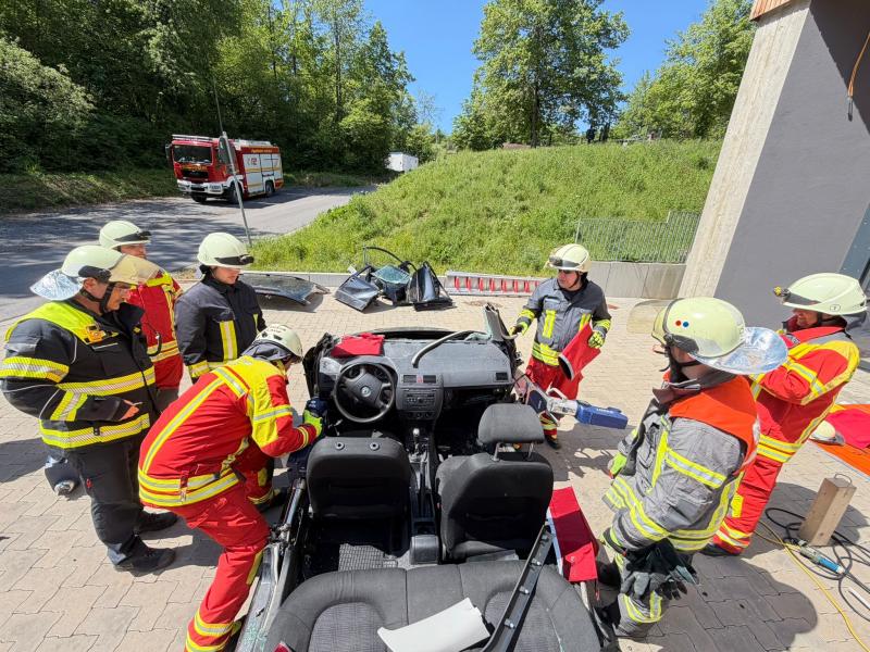 260509 FF Sailauf Ganztagesausbildung THL VU PKW 13