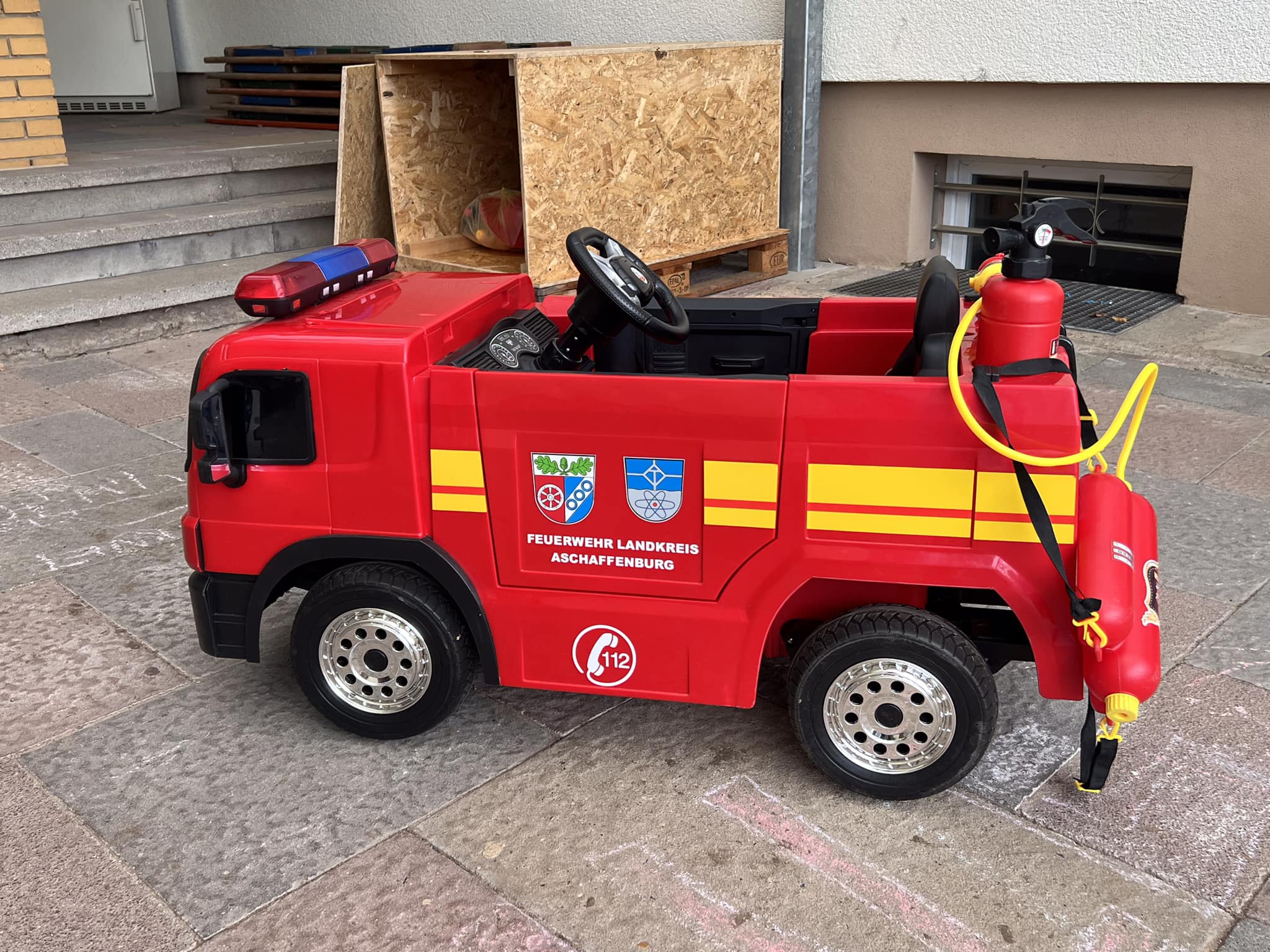 20241219 FF Karlstein Übergabe E Feuerwehrauto an Kindergarten 3