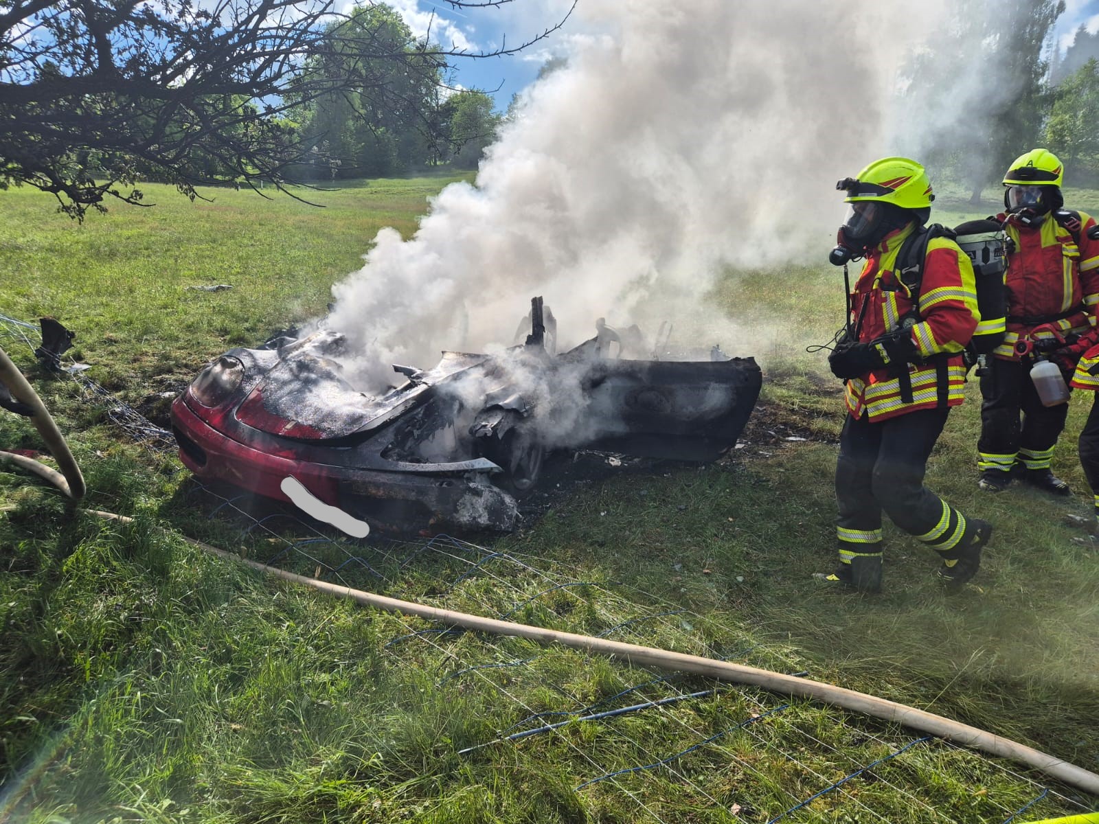 7e3c322f 2e3a 406d aa14 8f3f68c454dc