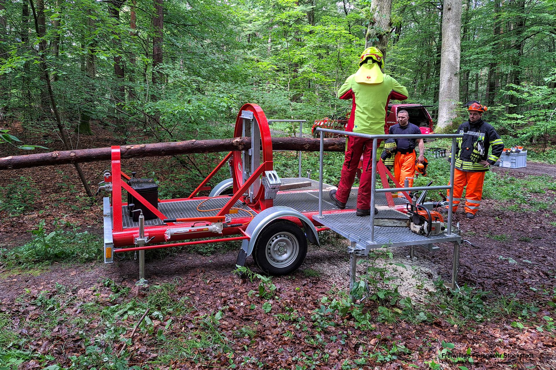 240525 FF Stockstadt Fortbildung Motorsäge mit dem Biegesimulator 3