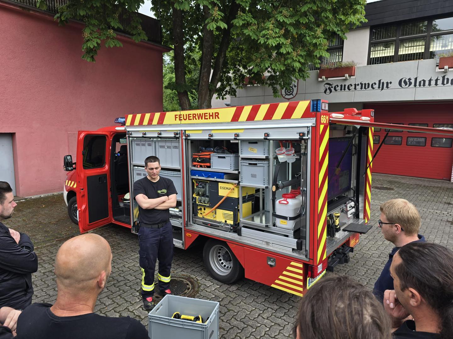 240527 Ausbildung UG ÖEL Glattbach am Gerätewagen Mess und Erkundung 1