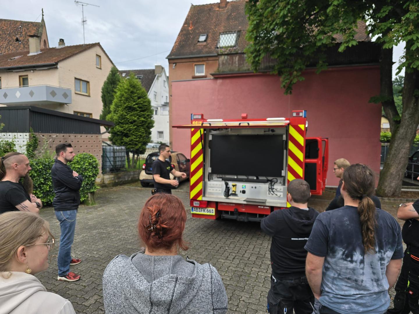 240527 Ausbildung UG ÖEL Glattbach am Gerätewagen Mess und Erkundung 4