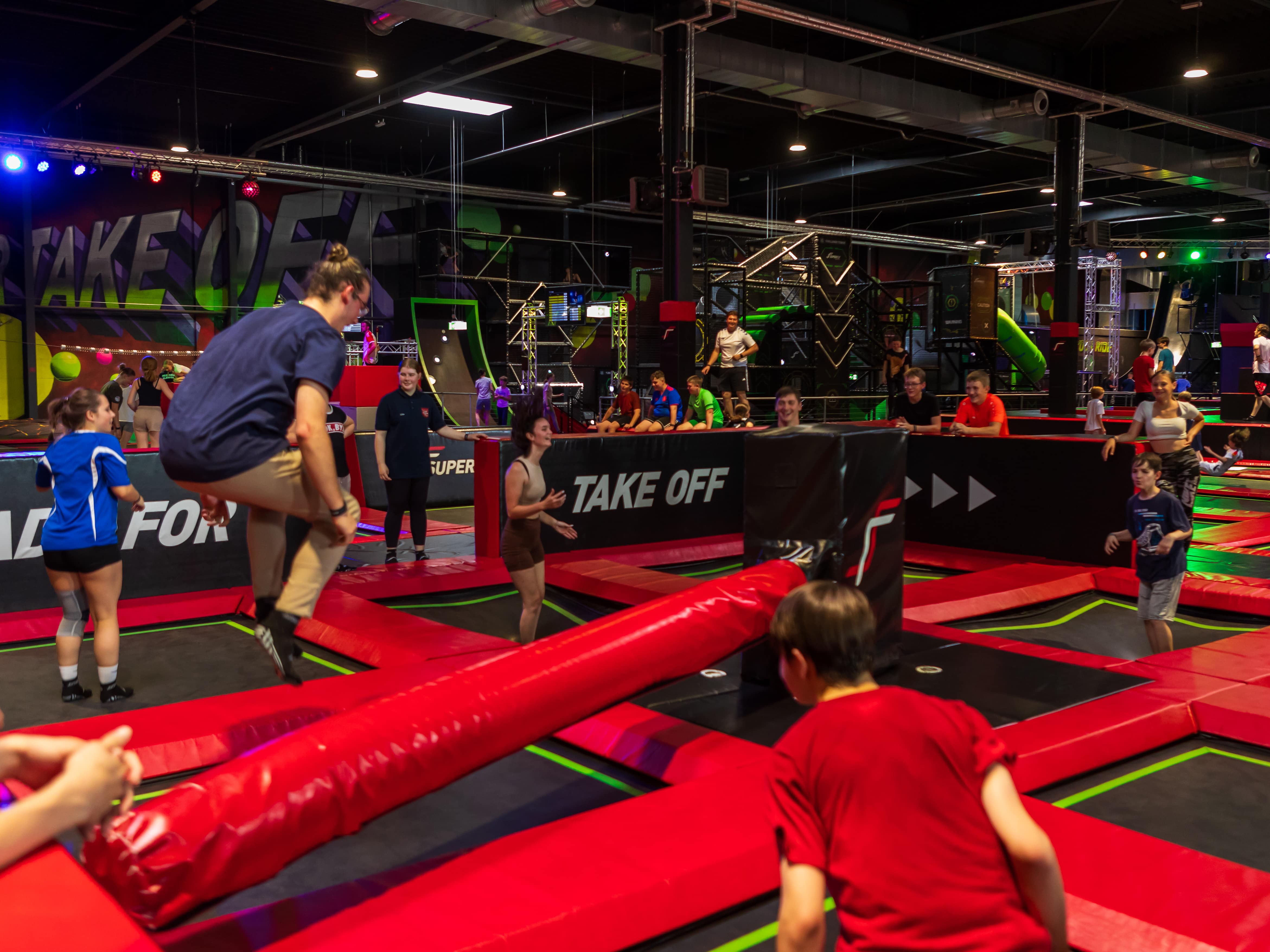 20240629 Ausflug der Kreisjugendfeuerwehr in den Trampolinpark nach Frankfurt 3