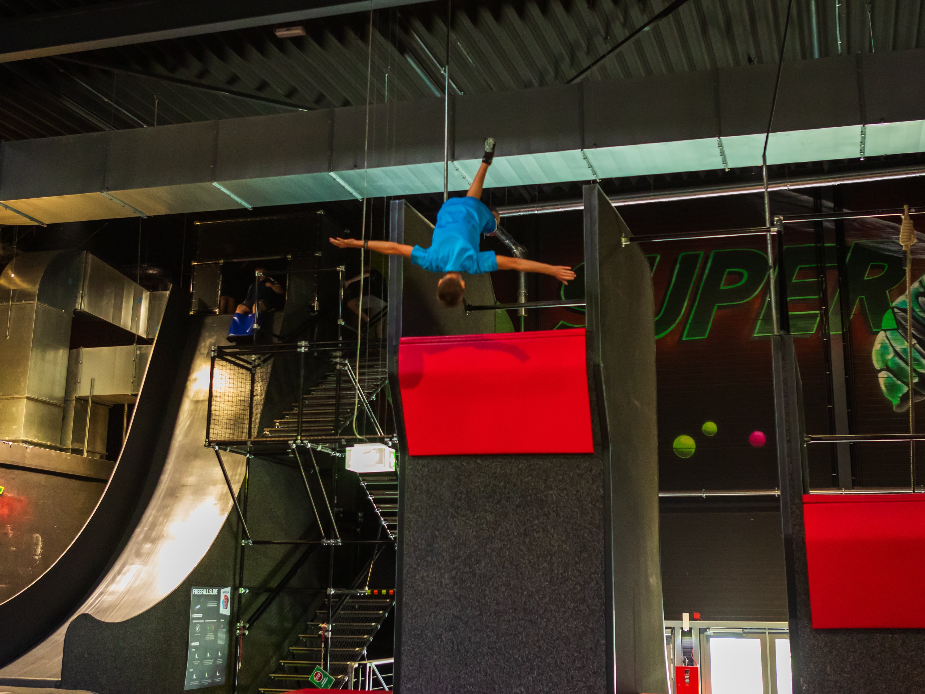 20240629 Ausflug der Kreisjugendfeuerwehr in den Trampolinpark nach Frankfurt 4