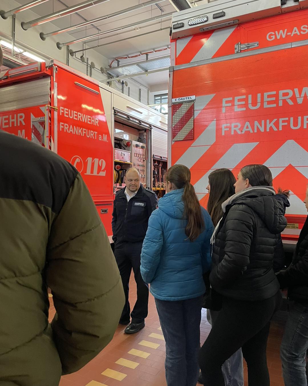 20241123 Jfw Großostheim besucht Feuerwehr Frankfurt 1