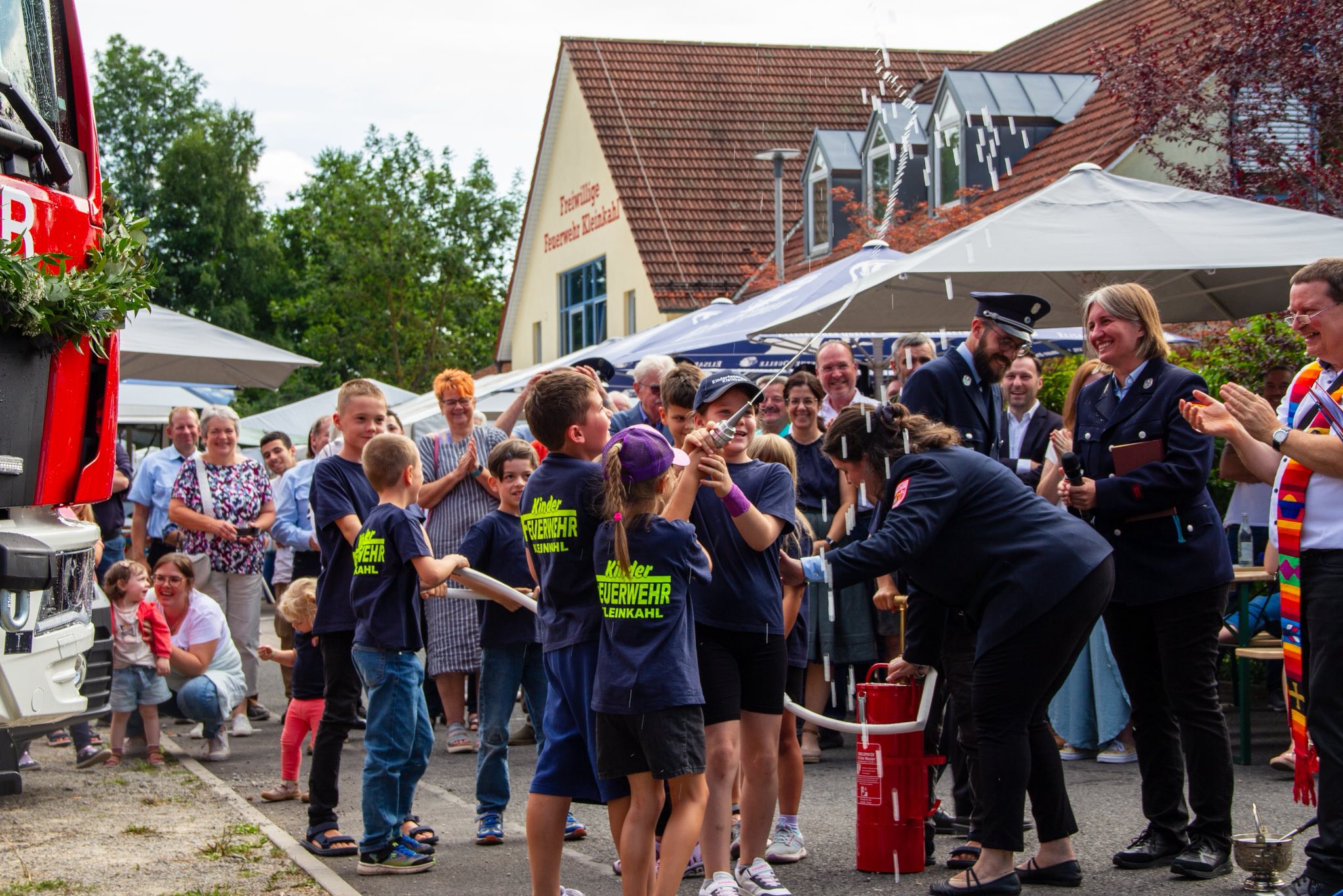 20250720 FF Kleinkahl Kartoffelfest mit Fahrzeugübergabe und Segnung 7