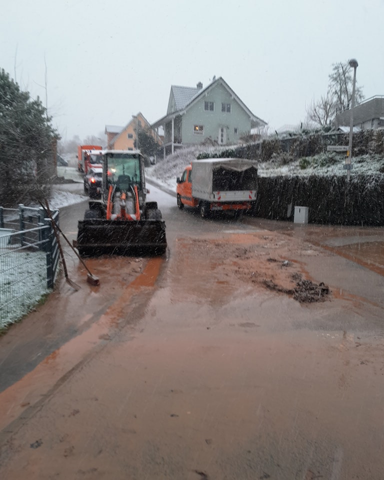 20250109 Überschwemmte Straße Mömbris Reichenbach 6