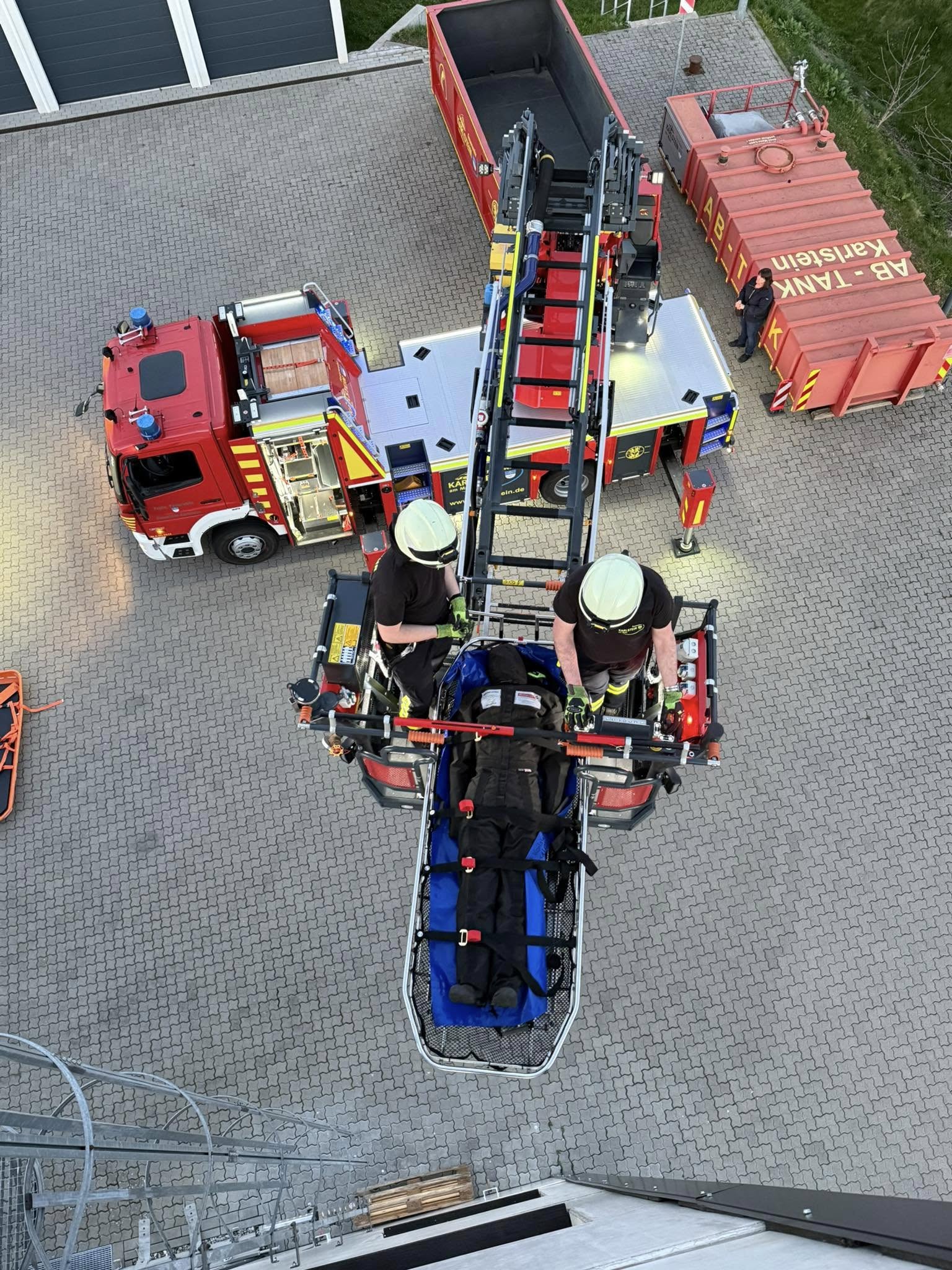 20250404 FF Karlstein Drehleiterausbildung 12