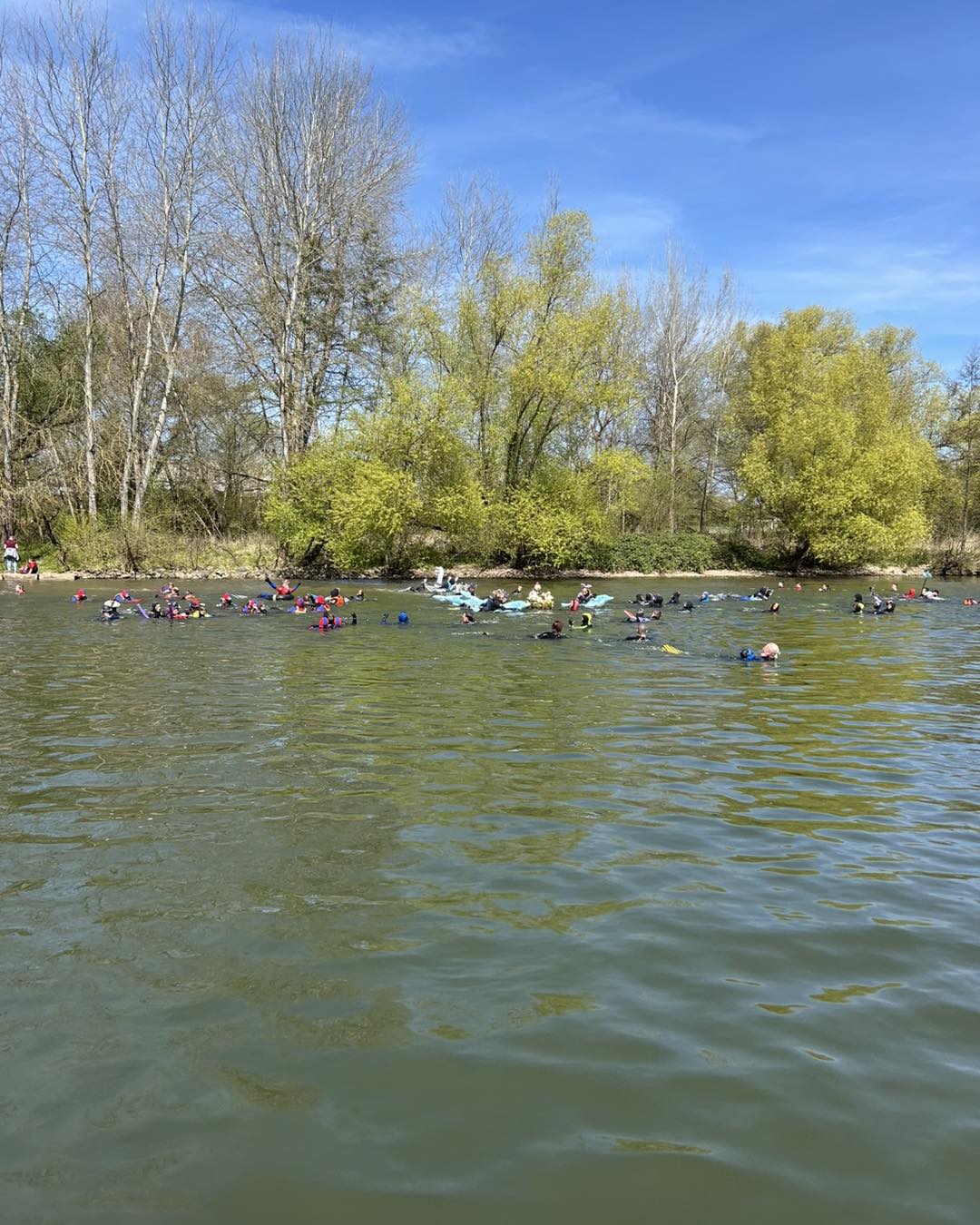 20250412 Feuerwehr unterstützt Absicherung Osterschwimmen Mainaschaff Kleinostheim 3