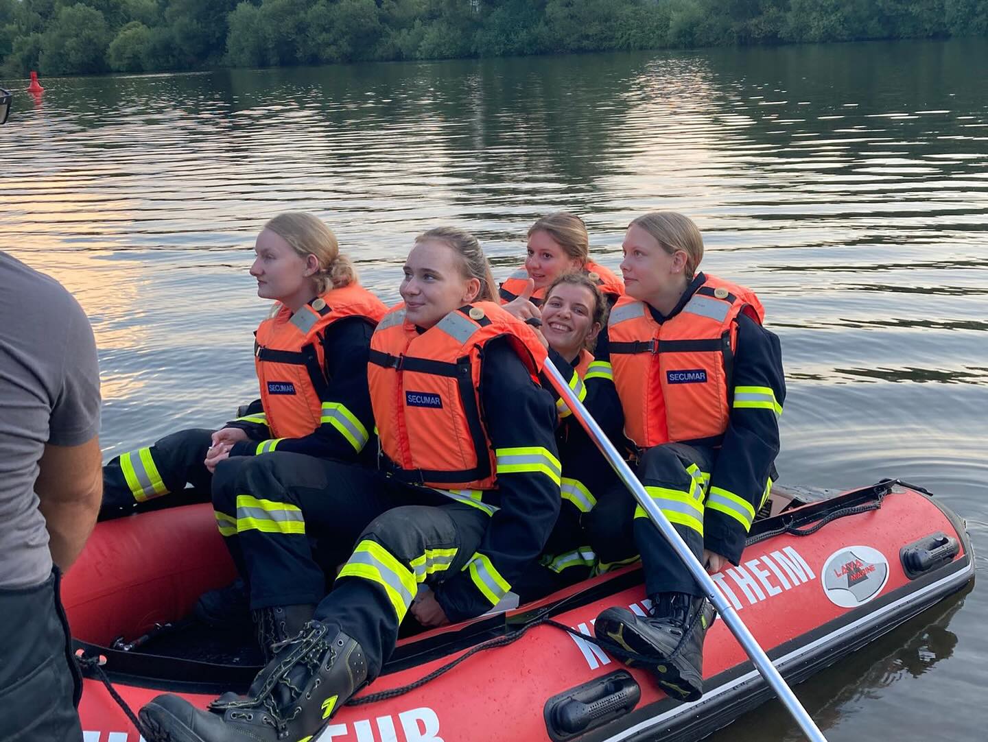 20250714 FF Kleinostheim Übung Einsatz auf dem Main 1