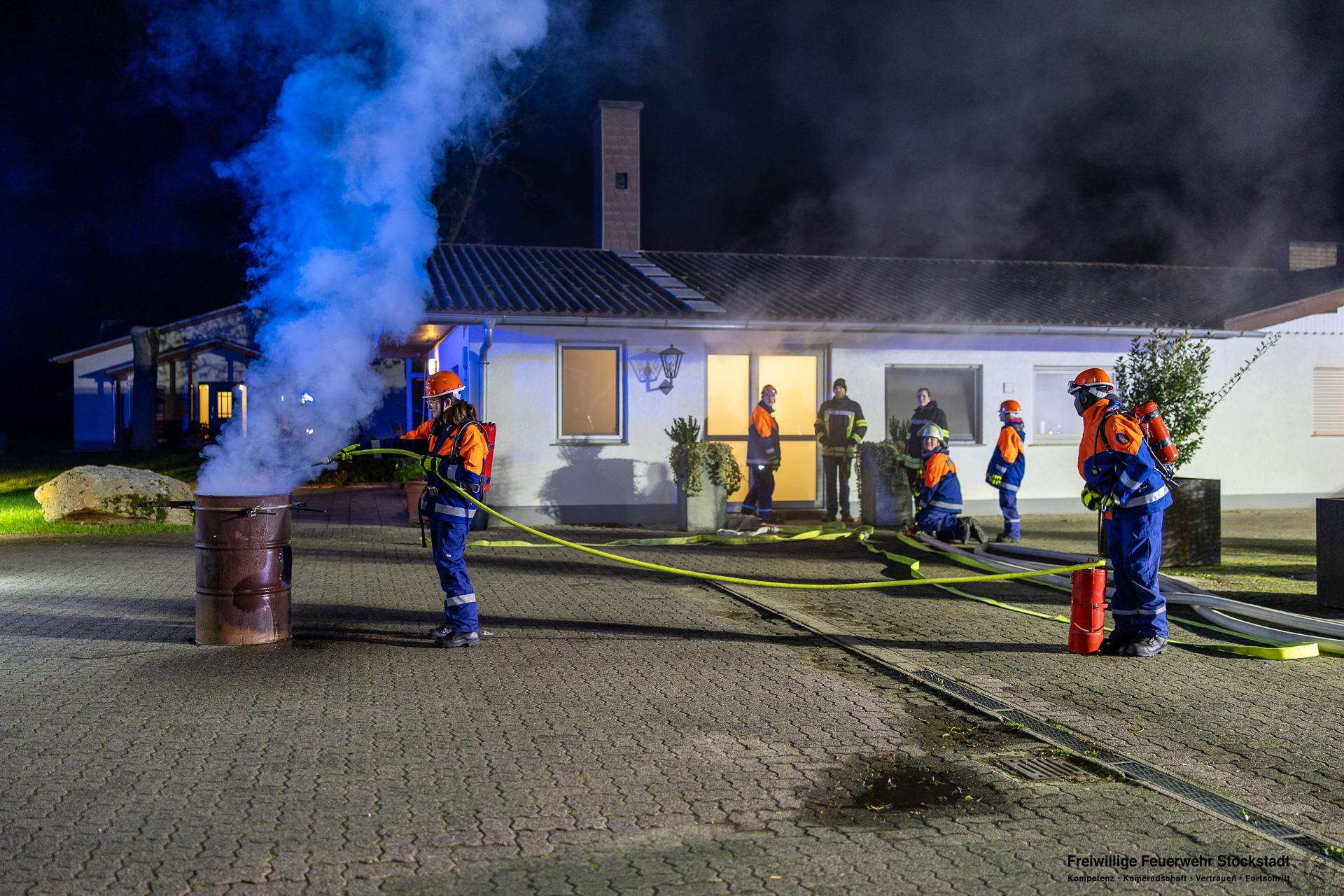 20251024 FF Stockstadt JF Übernachtung mit Ausbildung im Feuerwehrhaus 14