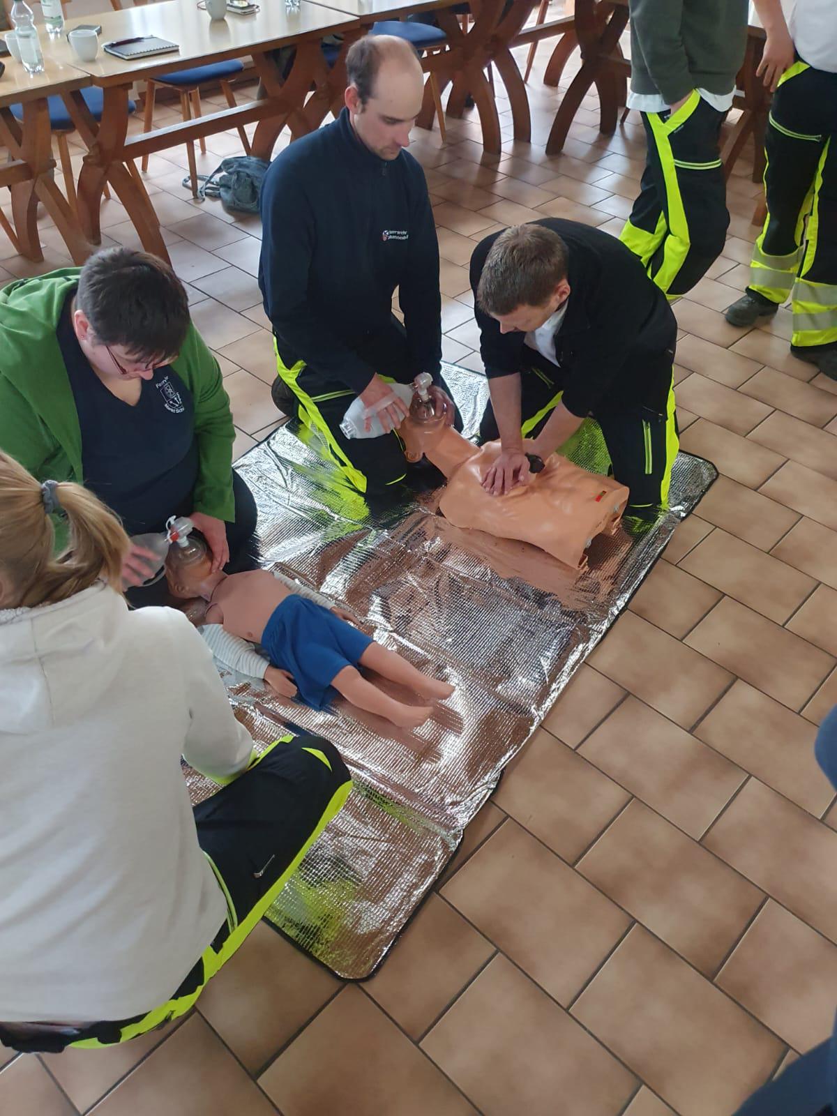 20251025 Seminar Erste Hilfe am Kind in Glattbach 4