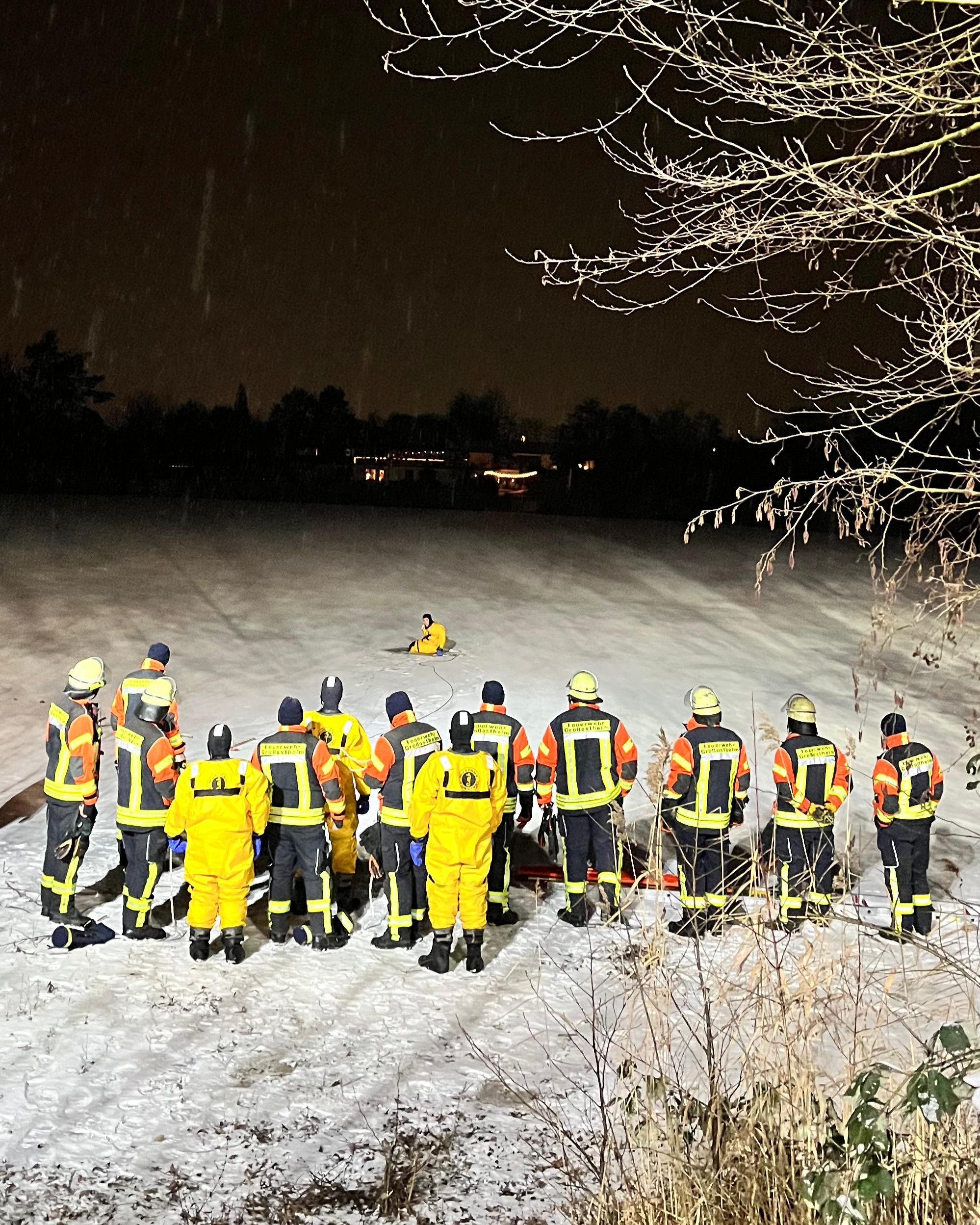 20260108 FF Großostheim Übung Eisrettung Sonneck See 7