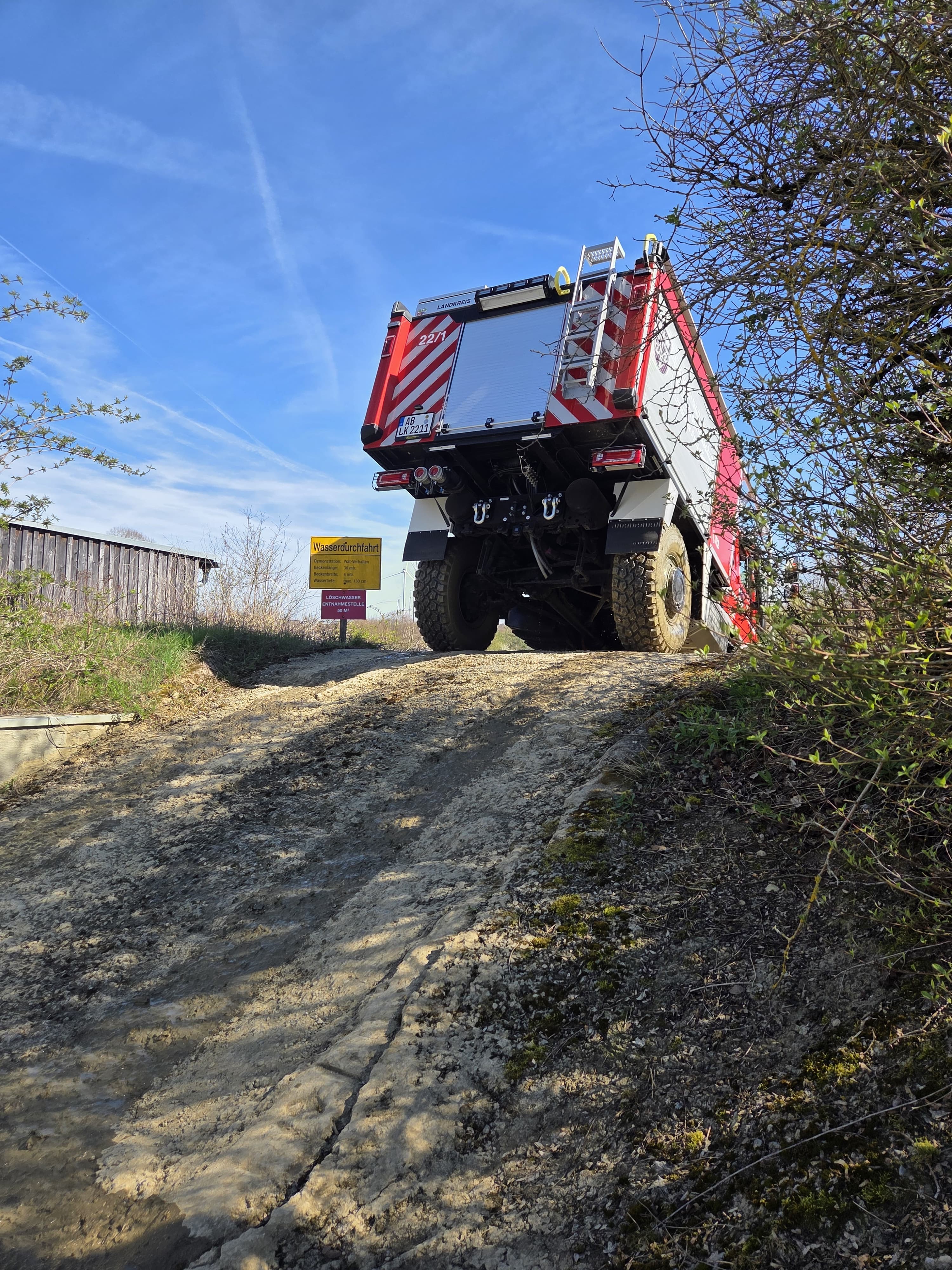 20260411 Allradfahrtraining mit den Unimog WB TLF 1