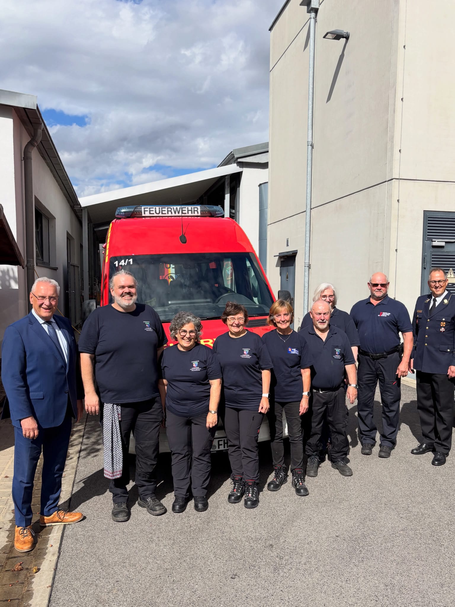 20260918 Feuerwehr Feldküche kocht auf BMW Veranstaltung in der SFS Würzburg 7